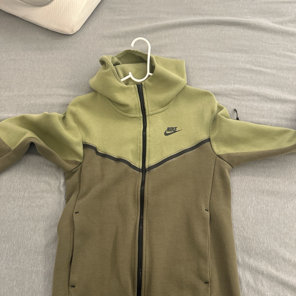 Nike Olive and Dark Green Zip-Up Hoodie